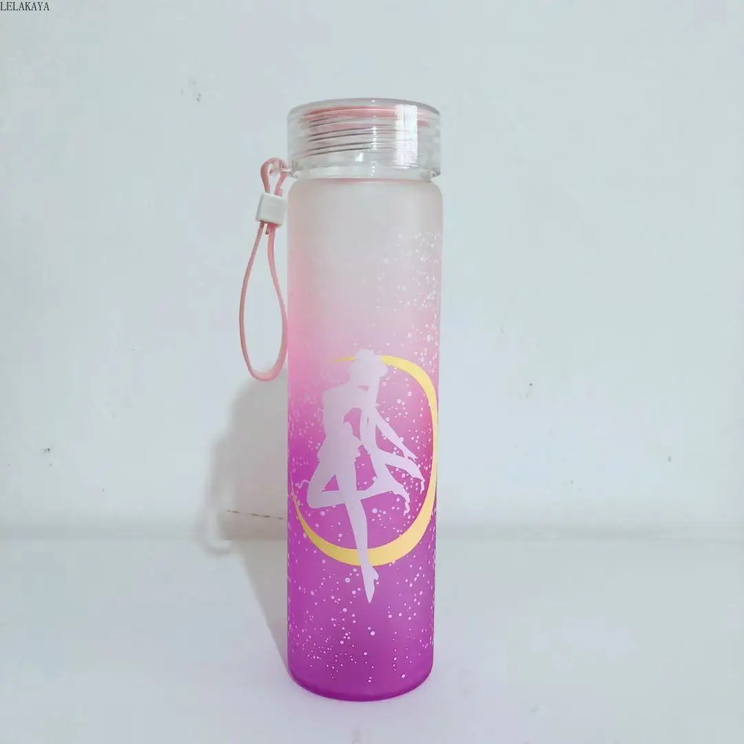 Ceny 1 szt. 500ml Sailor Moon plastikowy kolorowy kubek Anime akcja drukowana postać filiżanka żaroodporna z pokrywką kubek termiczny nowość