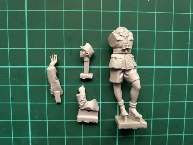 1/35 model kit resin kit     D.A.K. Kubelwagen crewGerman Paratroopers 2