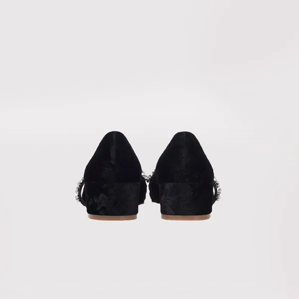 black_velvet_chunky_heel_vintage_pumps