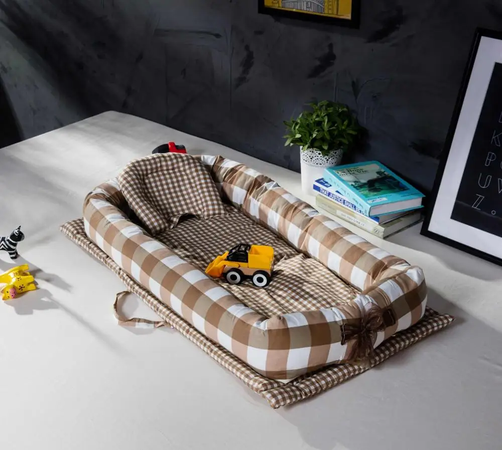 Портативная детская кроватка, постельные принадлежности для новорожденных, спальный игровой коврик, дорожная кровать с подушкой - Цвет: like picture