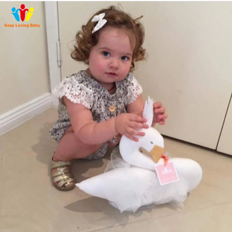 Quarto com Cama de Bebê Dormindo Travesseiro Coroa Cisne Gaze Almofada Bebê Acompanhar Boneca Dormir Fotografia Adereços Crianças Brinquedos 30 cm 6 Coroa Cisne Gaze Almofada Travesseiro Bebê Acompanhar