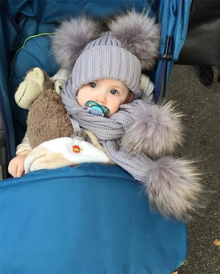 Bonnet et Écharpe Double Pom Pom de fourrure, Bonnets Enfants d'hiver