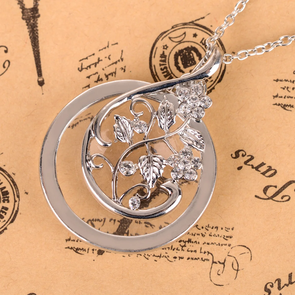 Retro Antique Statement Necklace Shellhard Crystal Cat Magnifying Glass Pendant Long Chain Necklace Fashion Jewelry For Women