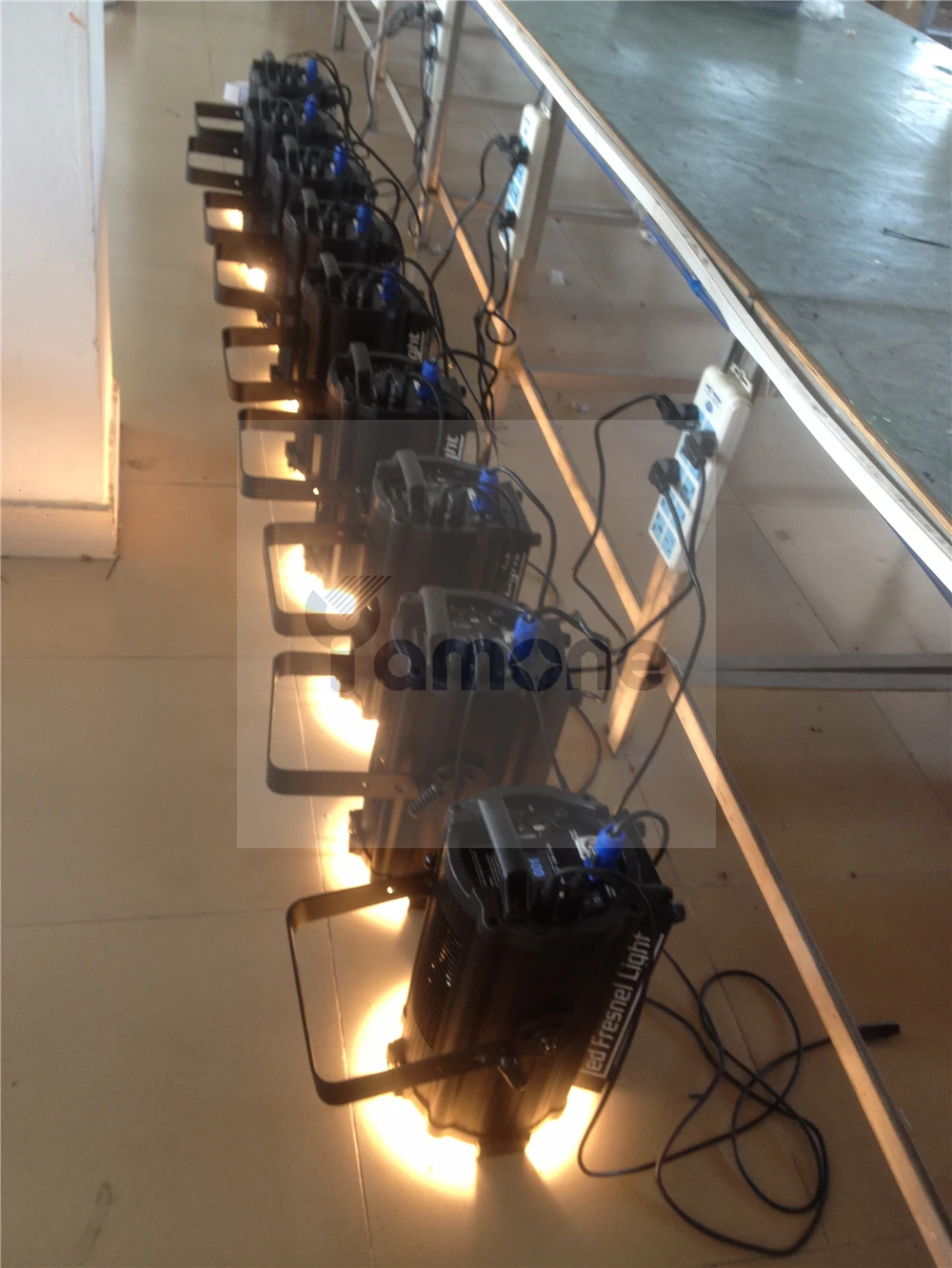 LED Fresnel 25
