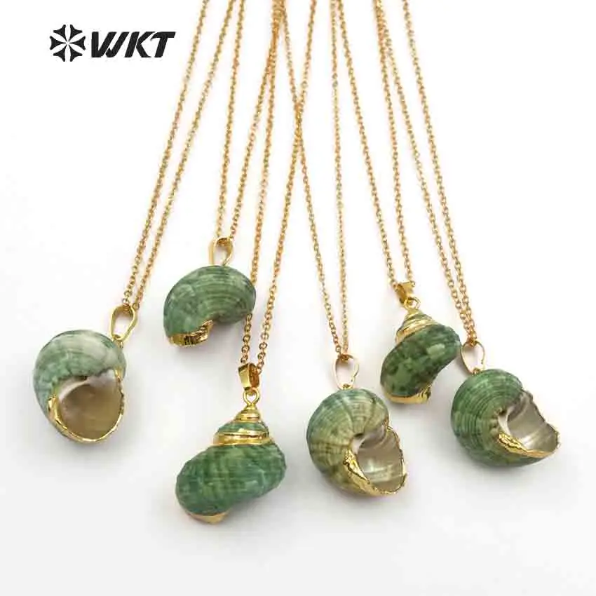 

WT-JN052 WKT Natural trumpet shell necklace full green color with gold trim cowrie shell pendant 18"inch gold color chain