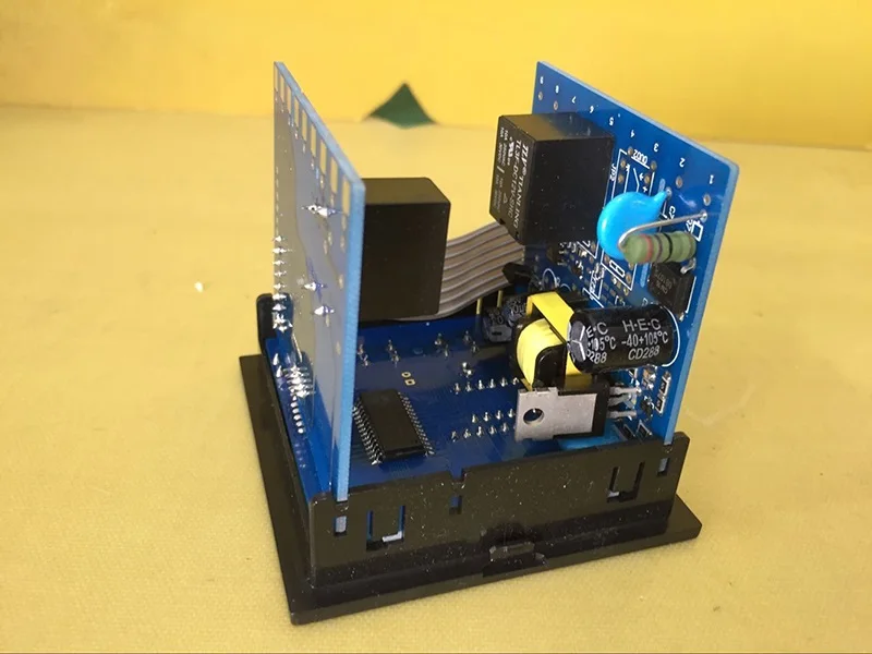 Digital intelligent temperature controller