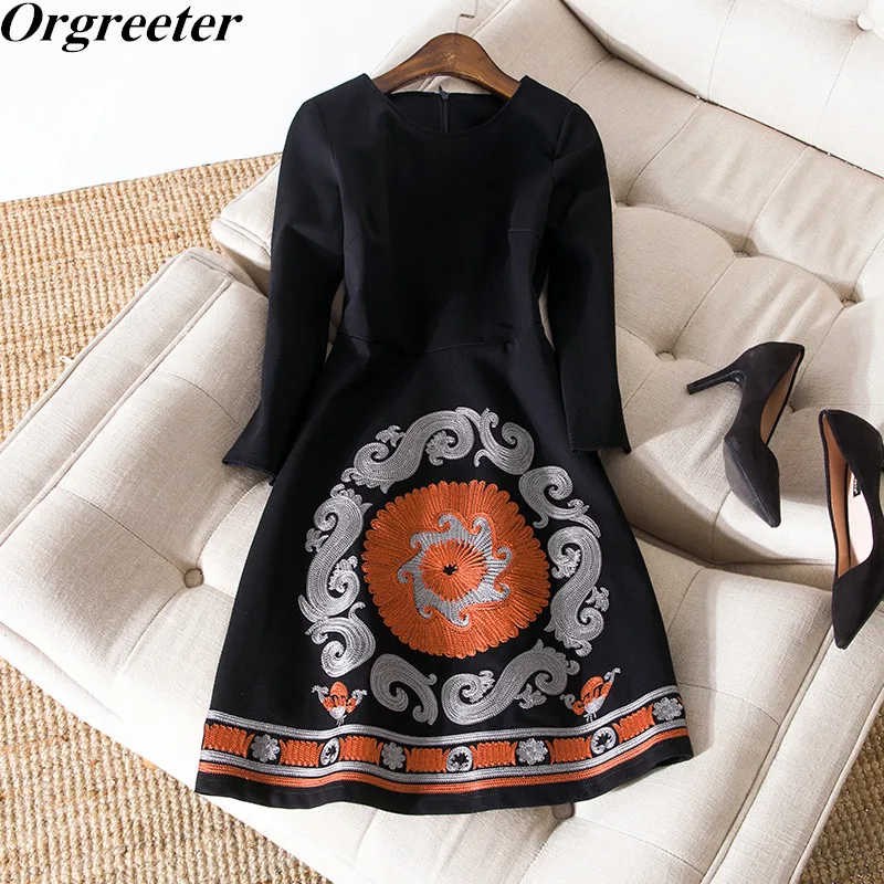 

hot sale Women fashion 2018 Ethnic Patter embroidered vintage dresses elegant round neck Wrist sleeve knee length A-lin dress