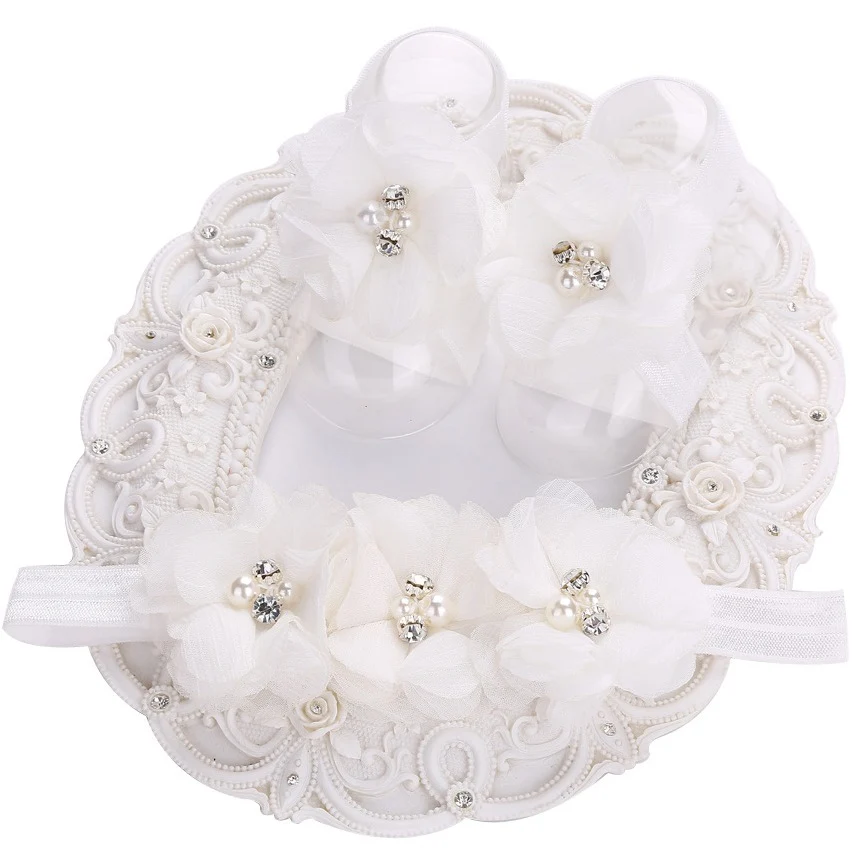 

2016 Baptism Baby Girl sapato bebe menina,Rosset shoes and 3 pcs Rhinestone/pearl flowers Headband Barefoot baby girl shoes set