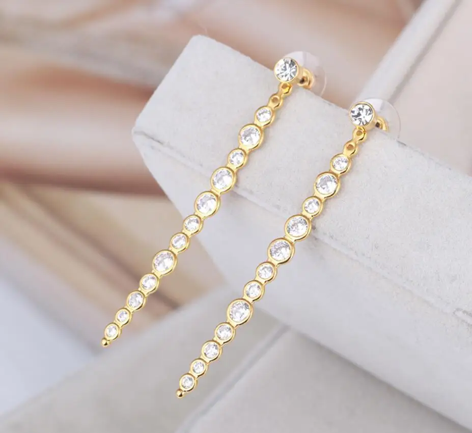 

CSxjd Luxury Copper Metal Single row of zircon shiny shape detachable earrings