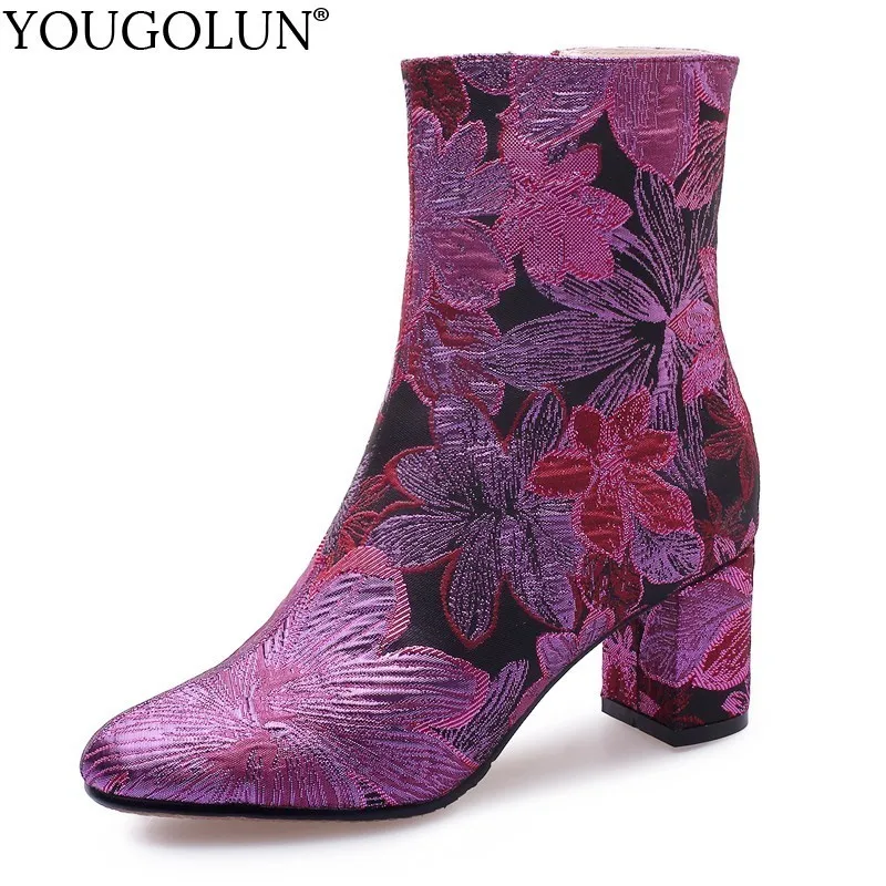 Шелковые женские ботильоны; сезон осень-зима; женская модная обувь на высоком толстом каблуке с цветочным принтом; женские полусапожки золотого, фиолетового, розового и красного цветов; A277