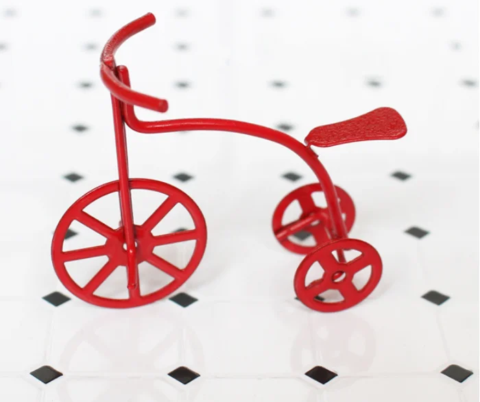 Casa de muñecas en miniatura 1:12 Escala Accesorio de jardín Metal Rojo Bicicleta Bici