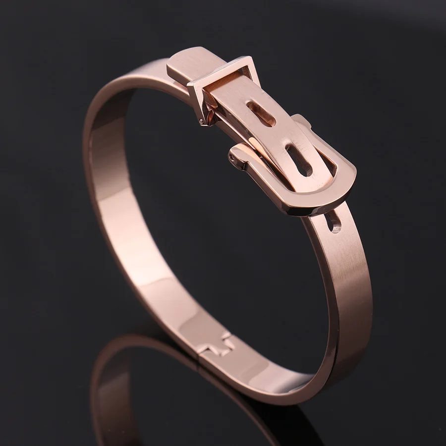 

Simple Fashion Belt Buckle Titanium Steel Couple Bracelet The Luxury Elegant Buckle Belt Fashion Men's Bracelets Adjustable