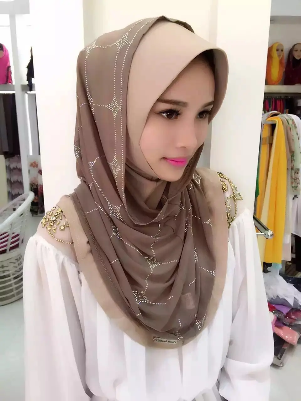 Мусульманская женская хиджаб Кепка блестящее нижнее белье с кристаллами шаль абайя головной убор Арабский исламский шарф с окантовкой с капюшоном мгновенные шарфы-банданы
