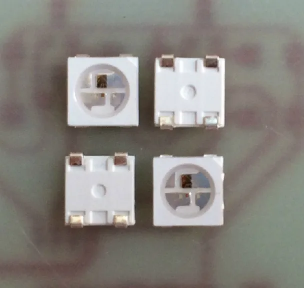 100 шт. WAVGAT WS2812B 4pin 5050 SMD WS2812 индивидуально адресуемый цифровой RGB светодиодный чип 5