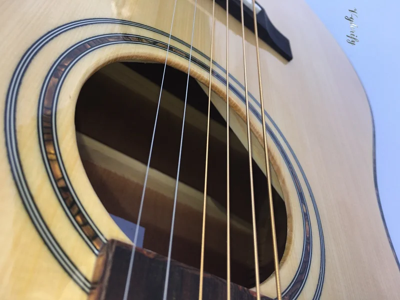 Зеленый корпус привязки 41 дюймов Акустическая гитара твердая ель хороший звук бесплатно аксессуары для гитары