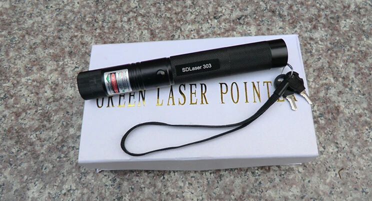 

New 2016 Promotion Green Laser pointer 8000mw  High power Lazer burning SD Laser 303 presenter laser pointer  sos + charger +box