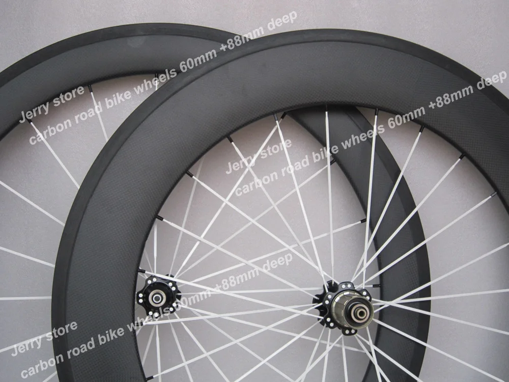 Углеродная колесная пара дорожного велосипеда спереди 60 мм сзади 88 мм Глубокий 700C высокого качества
