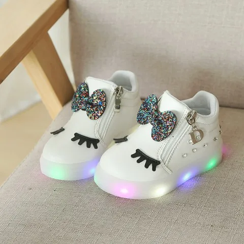 Светодиодный свет, обувь принцессы для маленьких девочек, мягкая повседневная обувь, ботинки для малыша, светящаяся спортивная обувь, высокое качество, 1-5 лет - Цвет: Белый