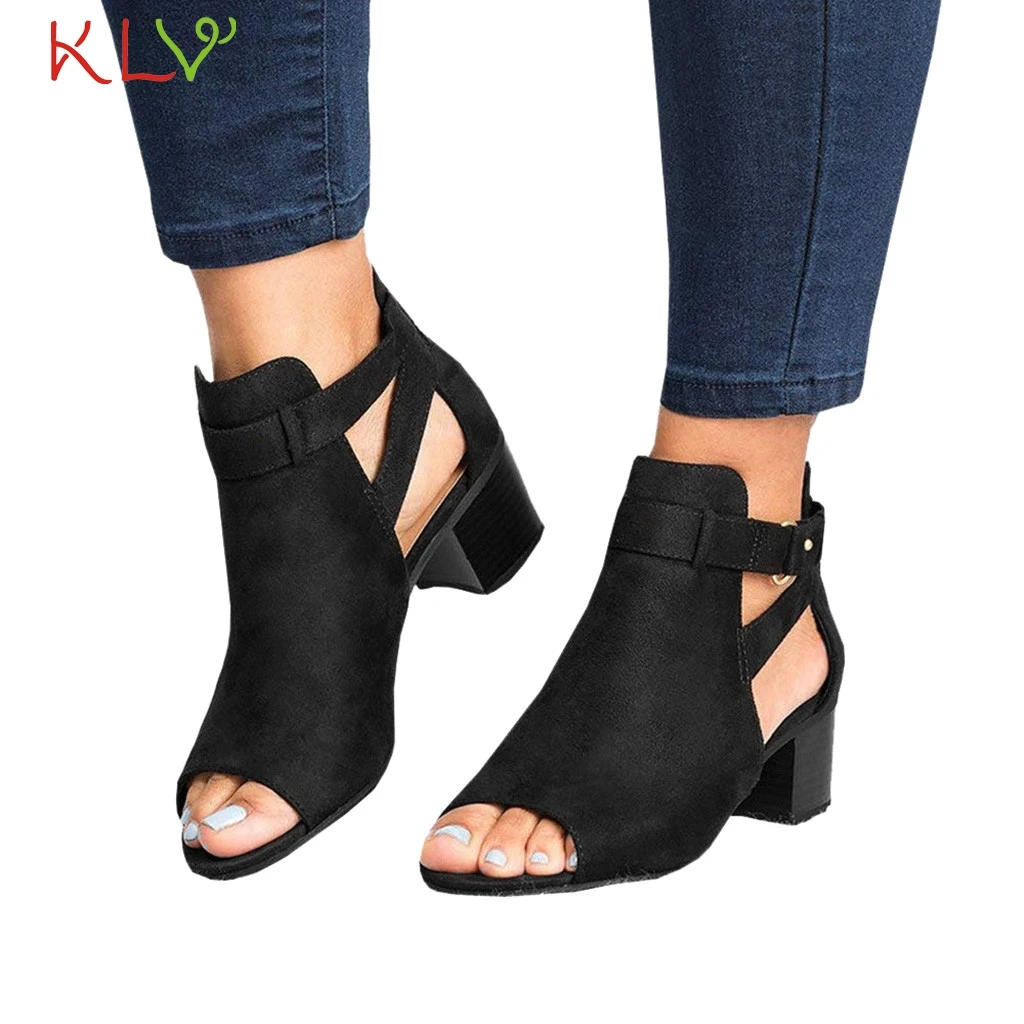 

Summer Rome Sandals Women Hollow Out Peep Toe Sandals Pu Suede Retro High Square Heels Sexy Woman Buckle Shoe Size 35-43 18Jan10