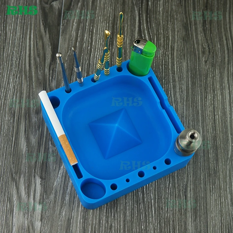 

2017 Multi-functional portable silicone ashtray custom non-stick ashtray ,dab wax jars & container 1pcs free shipping