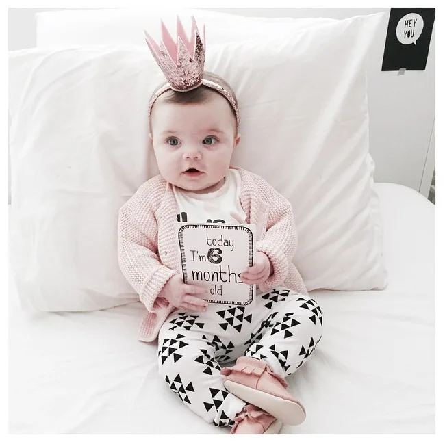 

2019 Autumn New Born Baby girls clothing sets infant long-sleeved letter cotton T-shirt & pants Here Comes Trouble babe girl