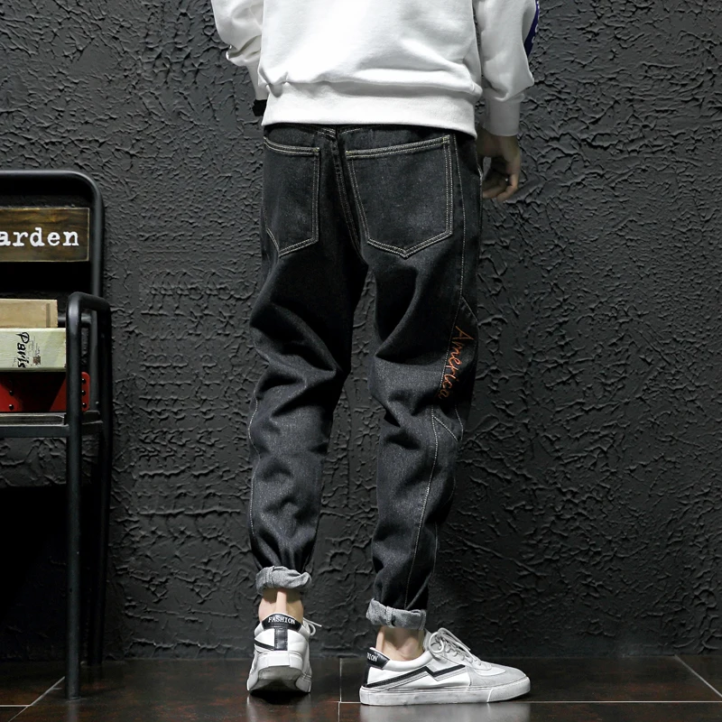 2018 New Men's Fashion Jeans Letters embroidery Hip Hop Washed jeans 