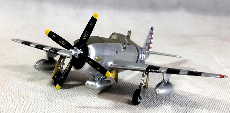 1: 72 модель армии США P47D молния истребитель в Второй мировой войне Трубач модель 36421 Коллекция Модель