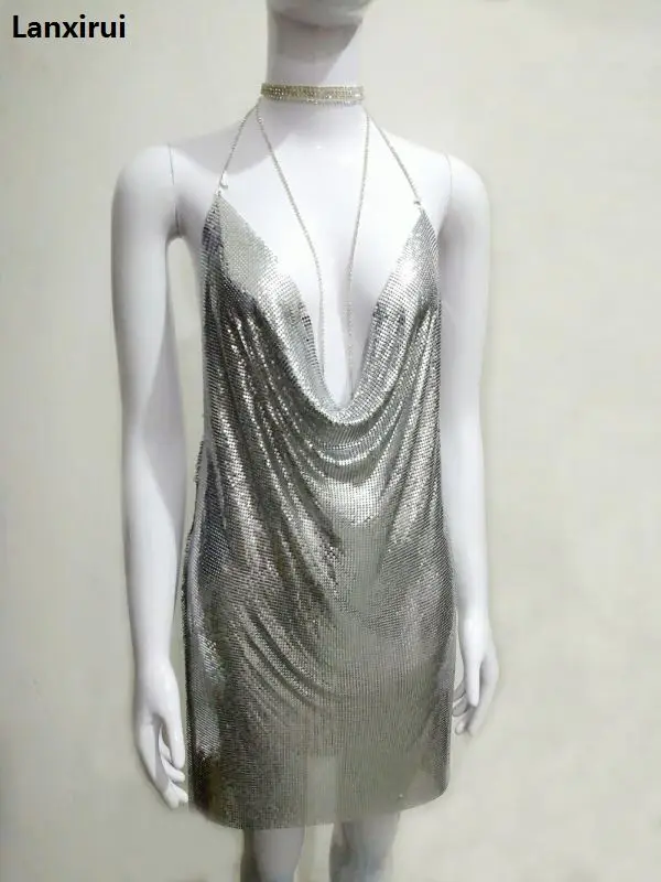 Сексуальный глубокий v-образный вырез с золотыми блестками металлик с лямкой на шее с открытой спиной Вечерние Платье Kendall Jenner для ночного клуба металла летнее платье - Цвет: Серебристый