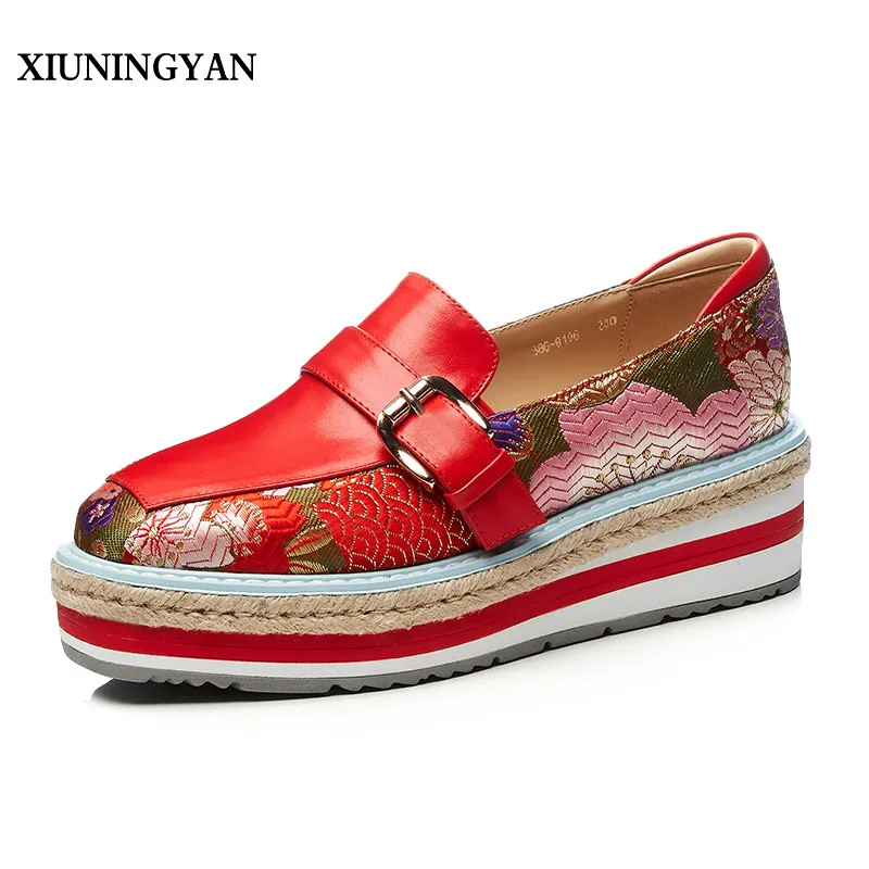 

XIUNINGYAN 2018 Flowers Embroider Stitching Cow Leather Women Flats Casual Shoes Lady Platform Loafers Slip on Female Flat Shoes