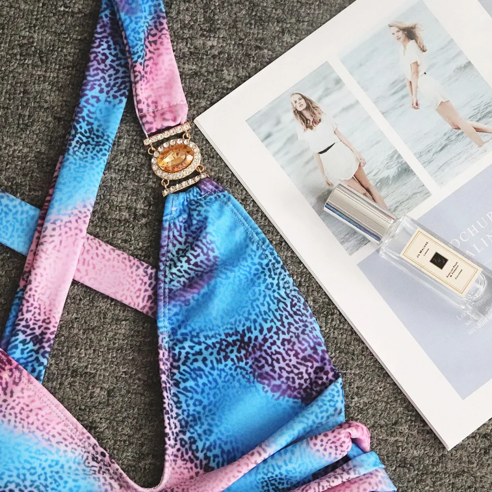 11086493330_1279574125