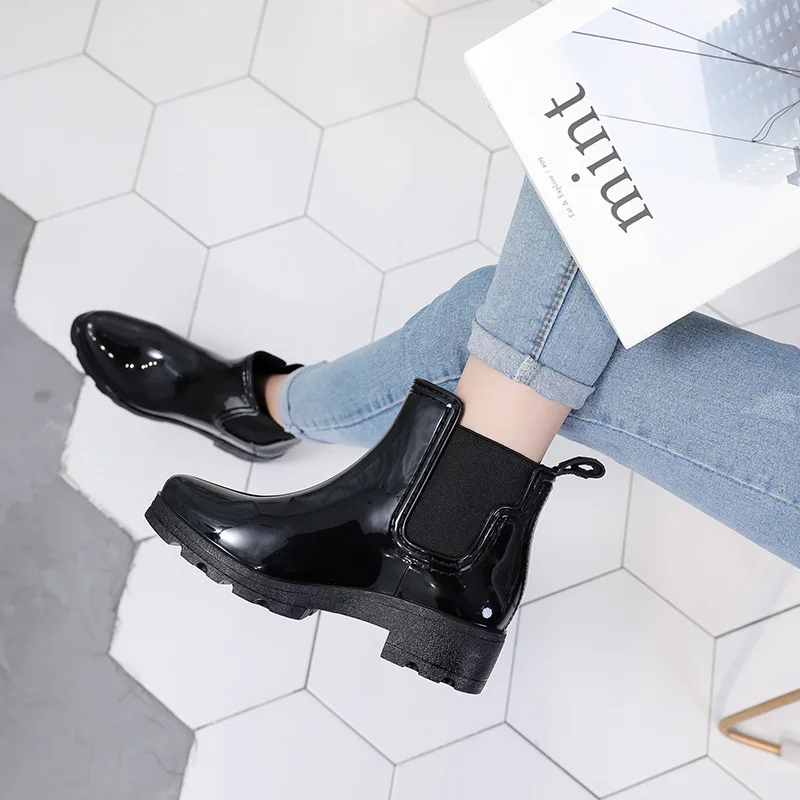 

Fashion star short tube rain boots rain boots four seasons ladies low tube elastic temperament Martin boots wild.