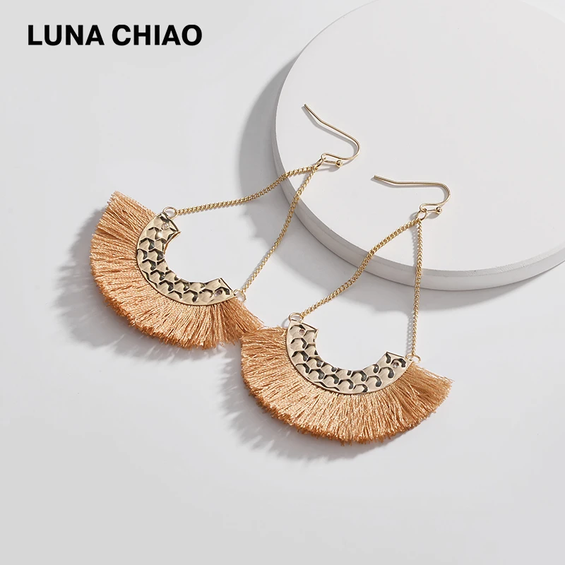 

LUNA CHIAO Fashion Hammered Metal Piece Fan Shape Silk Fringed Tassel Drop Chain Earring