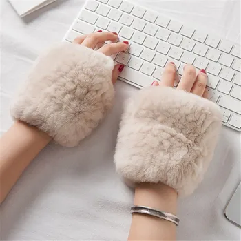 

2019 New Fashion Winter Gloves Imitation Rabbit Cute Ladies Plush Warm Gloves Cute Short Fingerless Half Gloves.