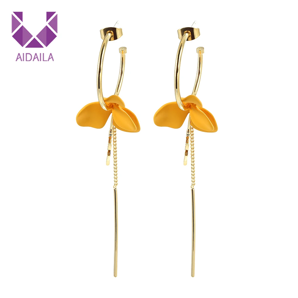 

Women Hoop Earrings with Flower Metal and Chains Letter Spring Earrings 2019 New Brand Design Korean Style Japanese