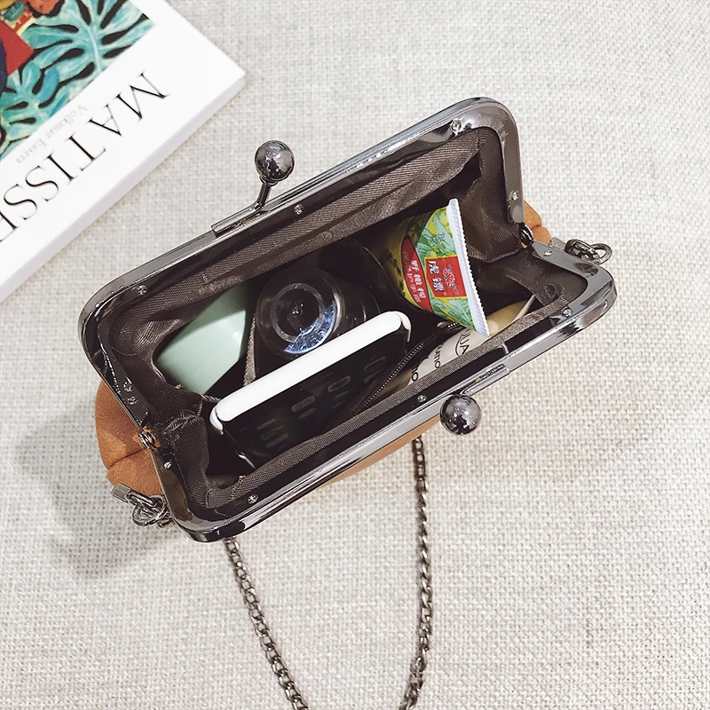 HANEROU حقيبة ساع للنساء بو الجلود شرابة الأزياء حقيبة بإطار 2018 جديد وصول INS نمط Crossbody سلاسل حقائب كتف HANEROU حقيبة ساع للنساء بو الجلود شرابة الأزياء حقيبة بإطار 2018 جديد وصول INS نمط Crossbody سلاسل حقائب كتف