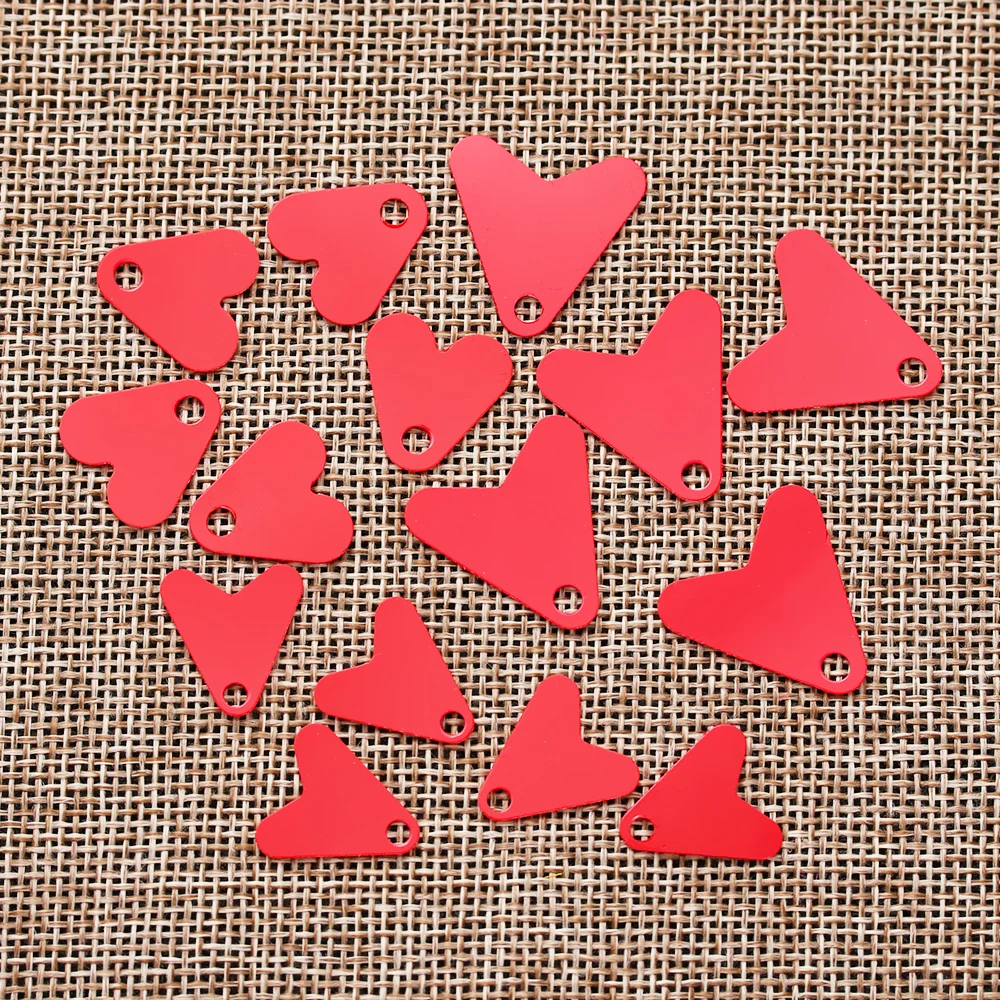 100Pcs/Lot Plastic Fishtail for Spinners Sequin Trout Spoon Fishing Lures Red Heart Sequin Attracting Fishing Accessories