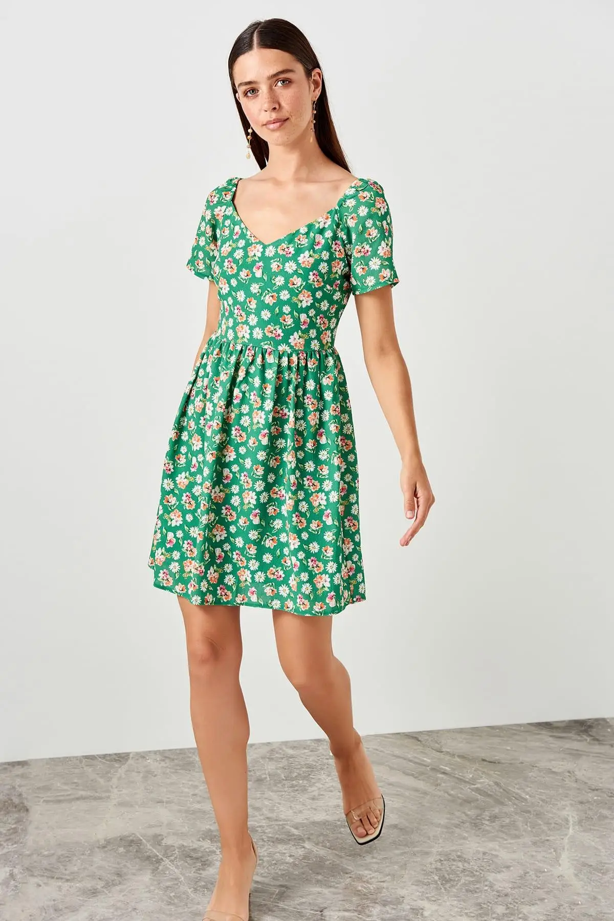 

Trendyol Green Floral Print Dress TWOSS19EL0074