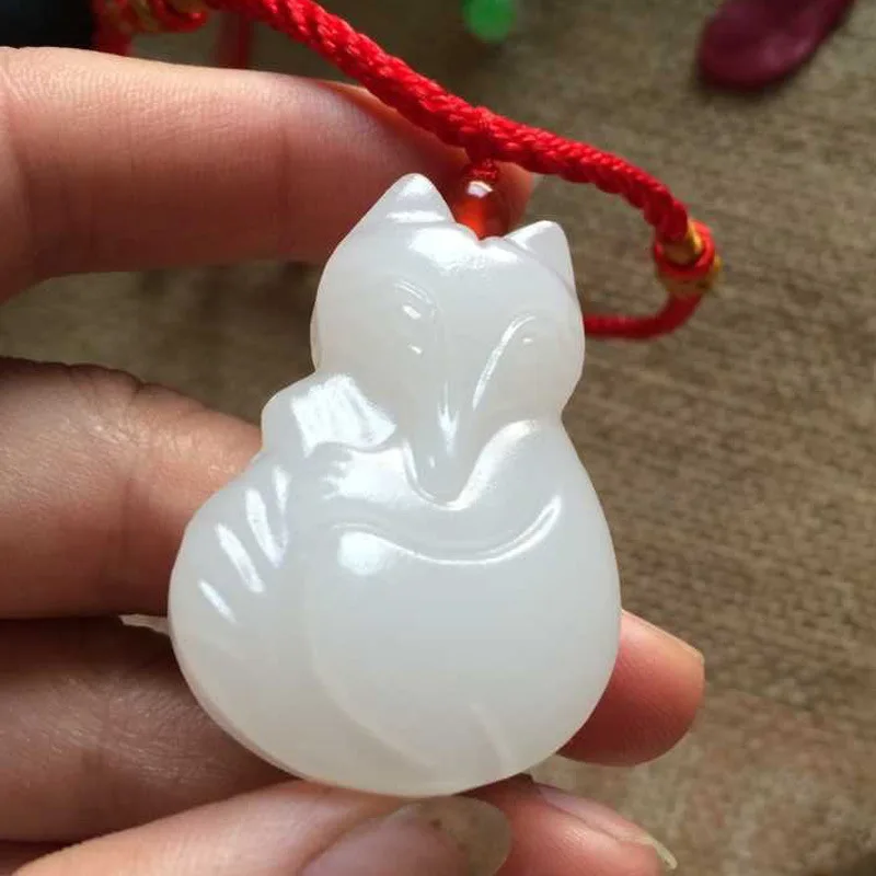 Natural jade pendant Afghanistan fox female fox jade suet white jade