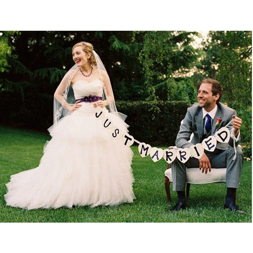 

Free Shipping JUST MARRIED White Wedding Banner/Photo Booth Props Photobooth For Wedding Decoration Event & Party Supplies