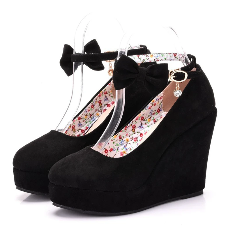 black wedges with bow