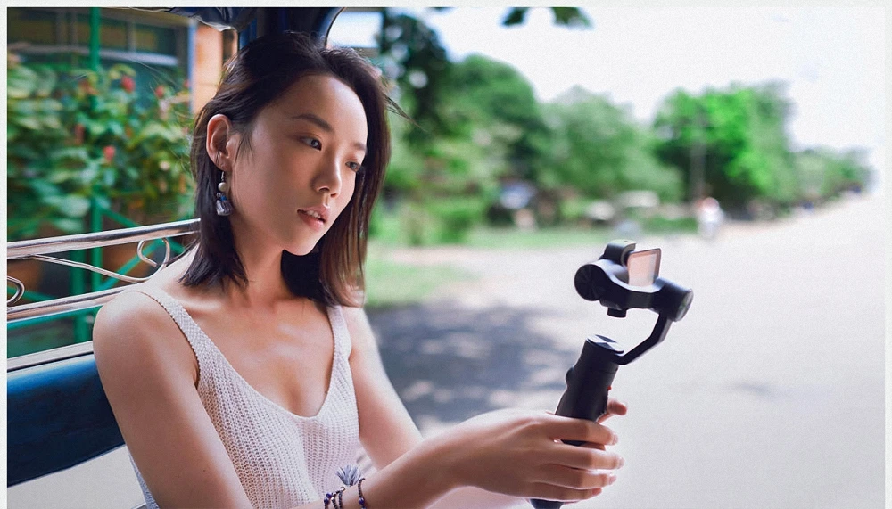  New Arrival Xiaomi Mijia Handheld Gimbal for Xiaomi Camera Mini 8 Hours Batteries life 3-axis Stabi