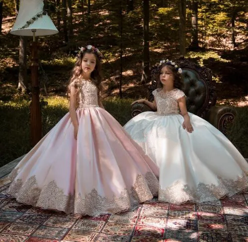 

New First Communion Dresses for Girls O-neck Short Sleeves Ball Gown Lace Appliques Flower Girl Dresses for Weddings Custom Made