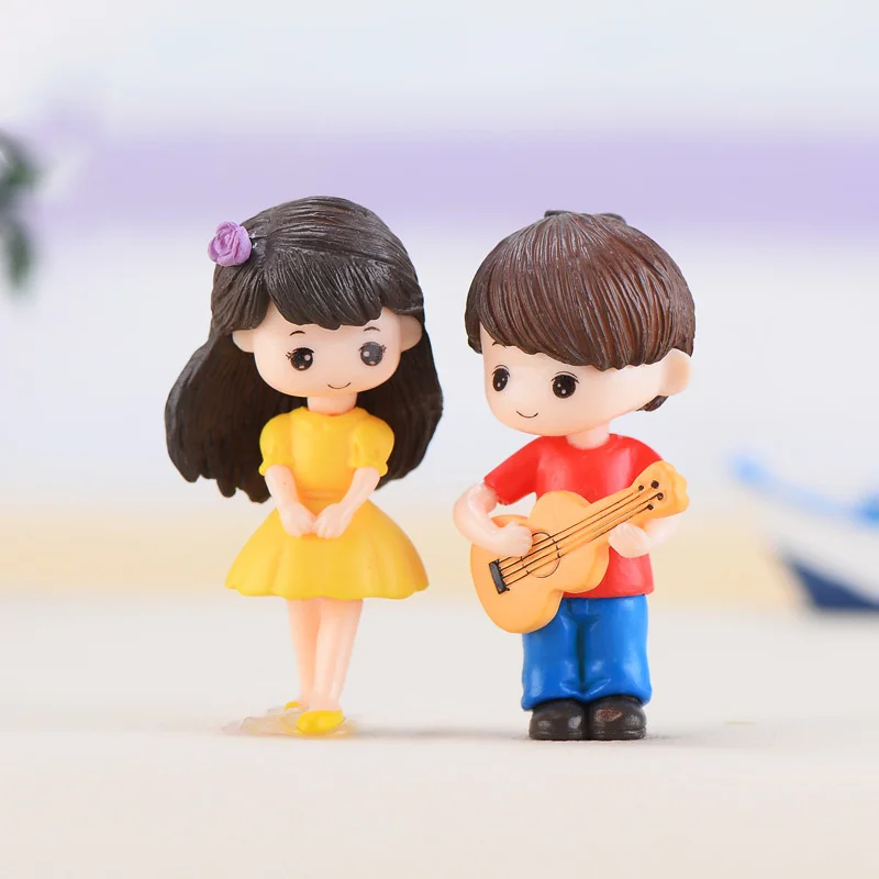 dollhouse figurines