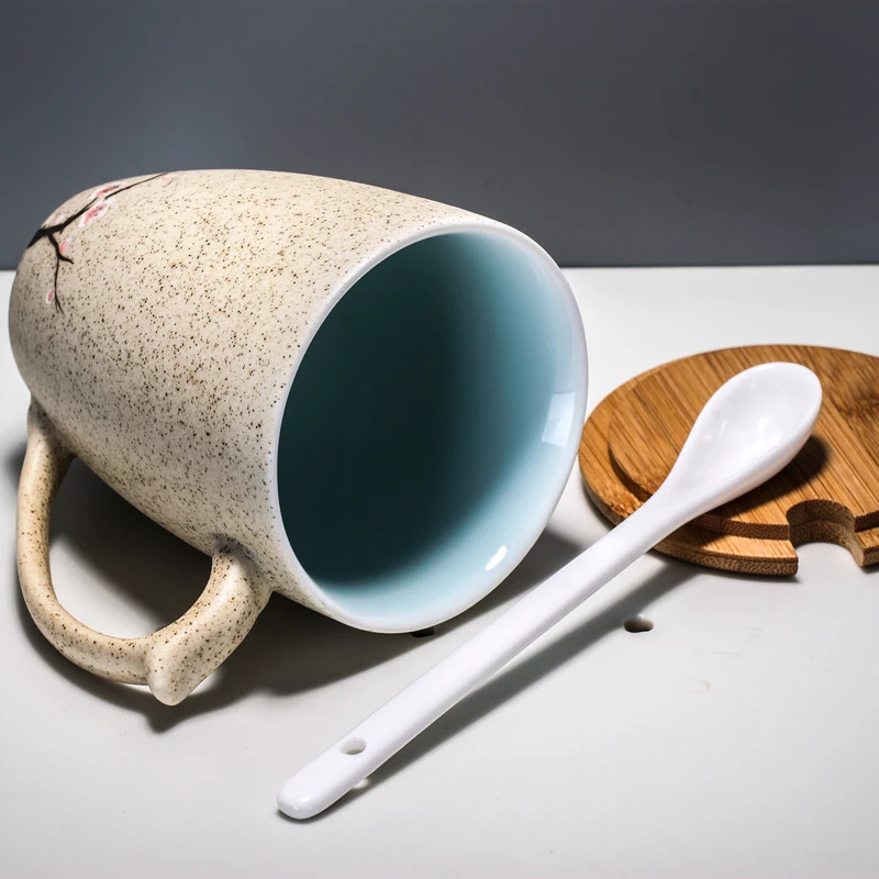 Цзиндэчжэнь, Китайская традиционная керамическая чашка ручной работы, резная Сливовая кружка, краткие чашки для влюбленных, кофейные кружки, посуда для напитков, ложка и крышка