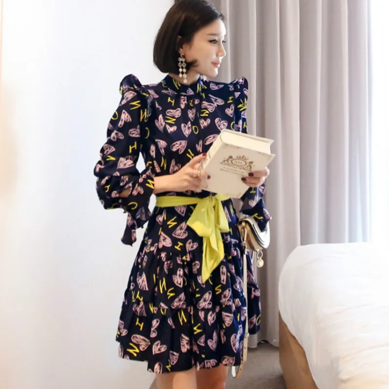 

2019 Autumn Print Princess Dress Stand Neck Sashes Long Flare Sleeve Pleated Casual Dress