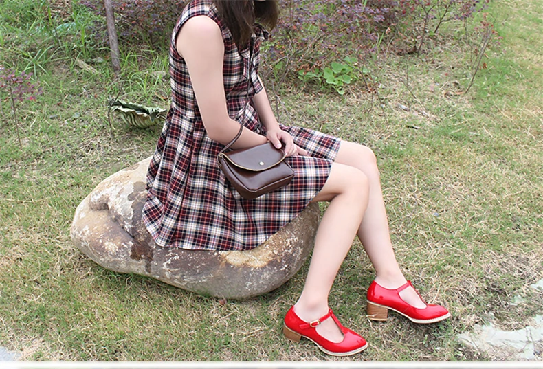 Женские красные лакированные сандалии-оксфорды из натуральной кожи; летние туфли; женские винтажные Туфли-оксфорды ручной работы на толстом каблуке 5 см с круглым носком; летние туфли