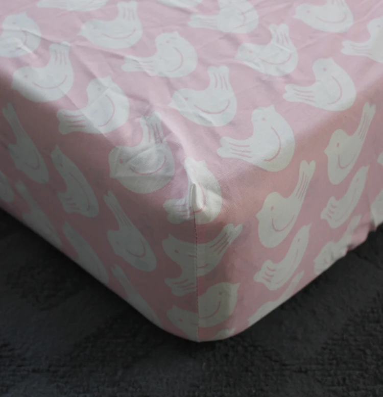 7 шт. вышивка детское постельное белье наборы мягкая моющаяся кроватка мягкие бортики для кровати хлопок печать, включает в себя(4 бампера+ одеяло+ кровать крышка+ кровать юбка