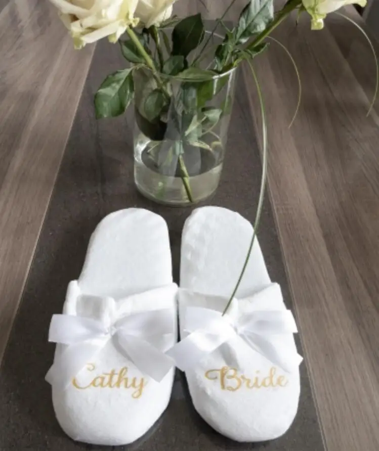 Персонализированные любые текстовые свадебные тапочки с кружевом; тапочки для невесты; подарки для подружки невесты; обувь с принтом на заказ; вечерние туфли для девичника