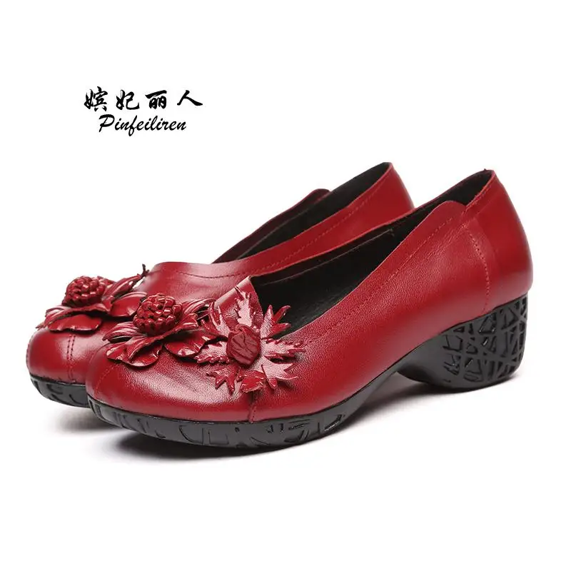 

2017 Autumn Women Red Pumps Retro Flower Ladies 5CM High Heel Wedge Pumps Black Handmade Women Leather Shoes Slip On Pumps