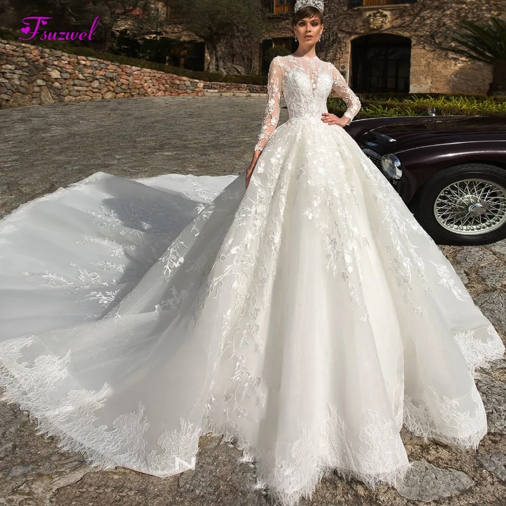 

New Glamorous Appliques Royal Train A-Line Wedding Dresses 2020 Fashion O-neck Long Sleeve Vintage Bride Gown Vestido de Noiva